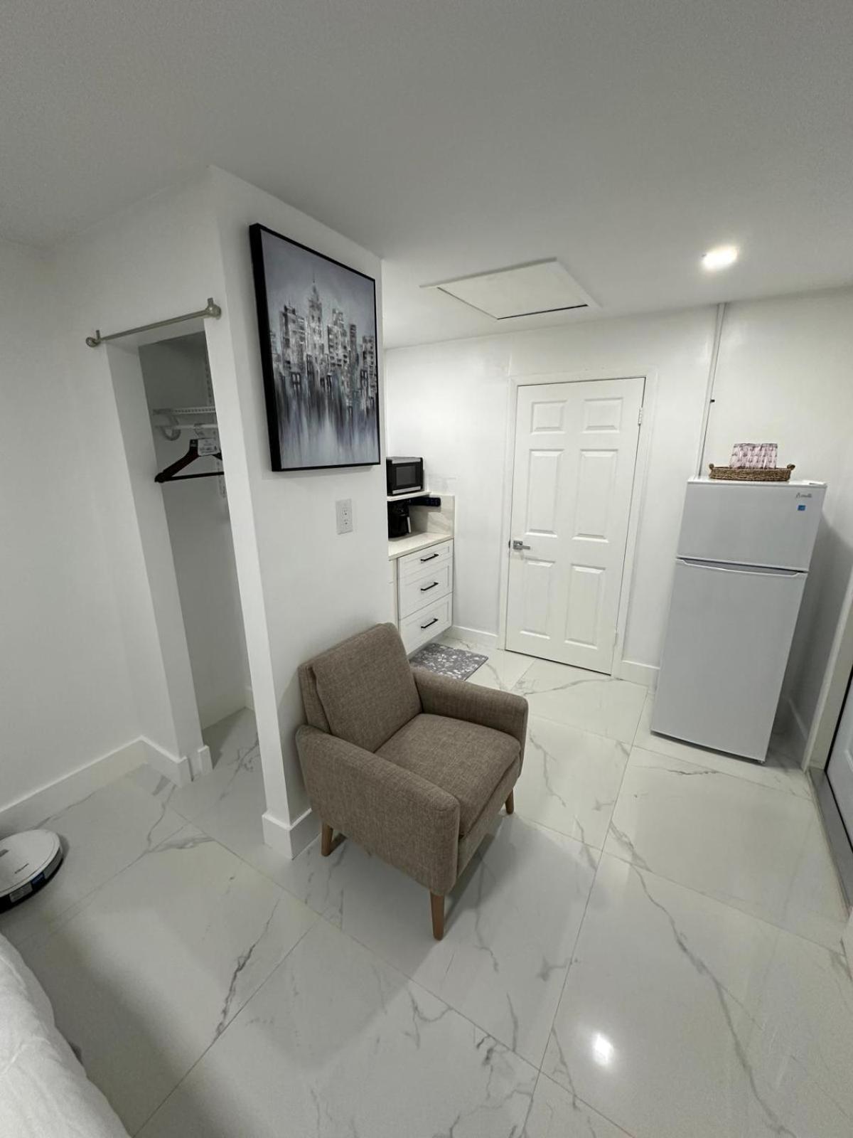 Adrien Guest Studio Miami Gardens Extérieur photo